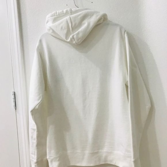 NWT PETALS PEACOCKS WHTE DRAWSTRING GRAPHIC HOODIE - Picture 2 of 8